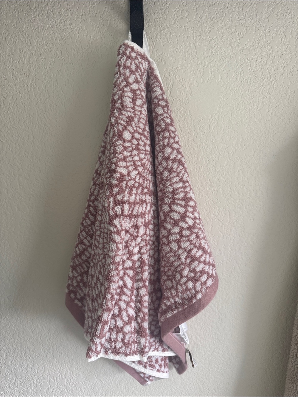Threshold Hand Towel - Picture 2 of 3